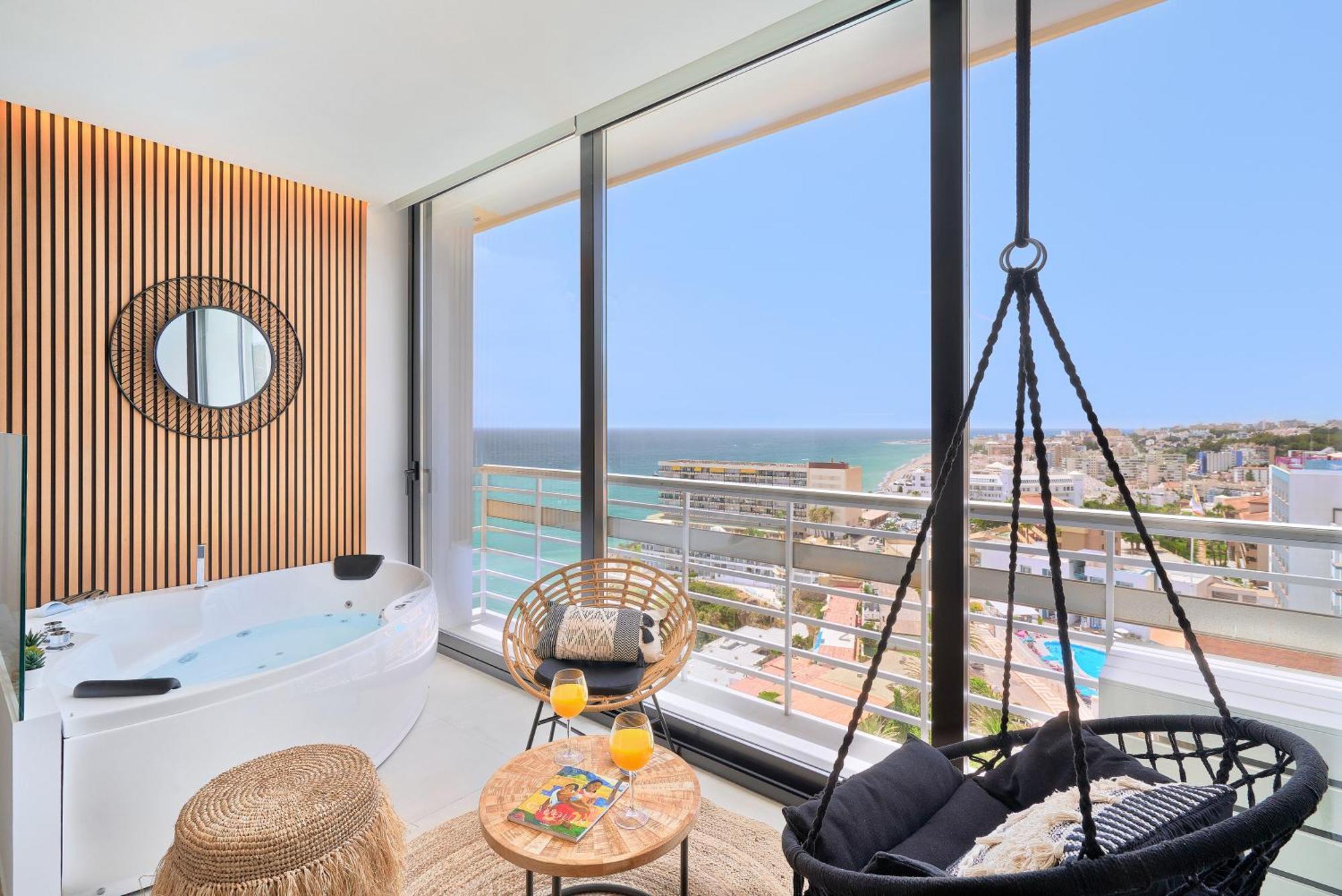Pura Vida Luxury Apartment With Jacuzzi Torremolinos Eksteriør billede