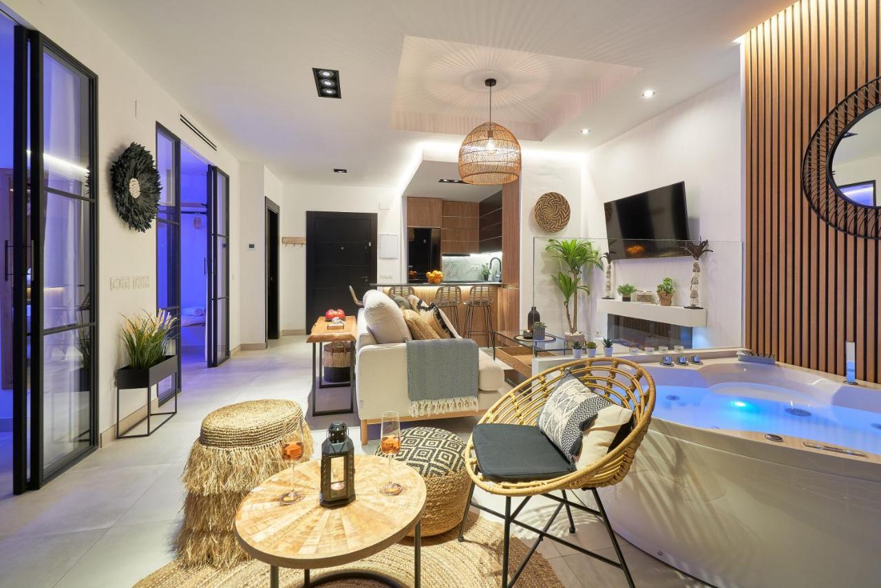 Pura Vida Luxury Apartment With Jacuzzi Torremolinos Eksteriør billede